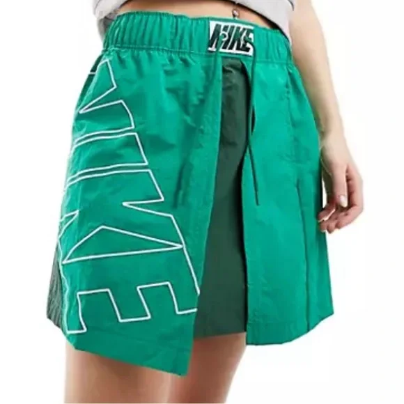 NEW Women’s medium Nike track skirt - Picture 3 of 8
